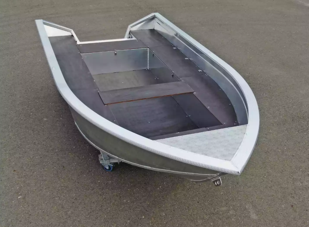 Алюминиевая лодка  Неман-420 в Калининграде