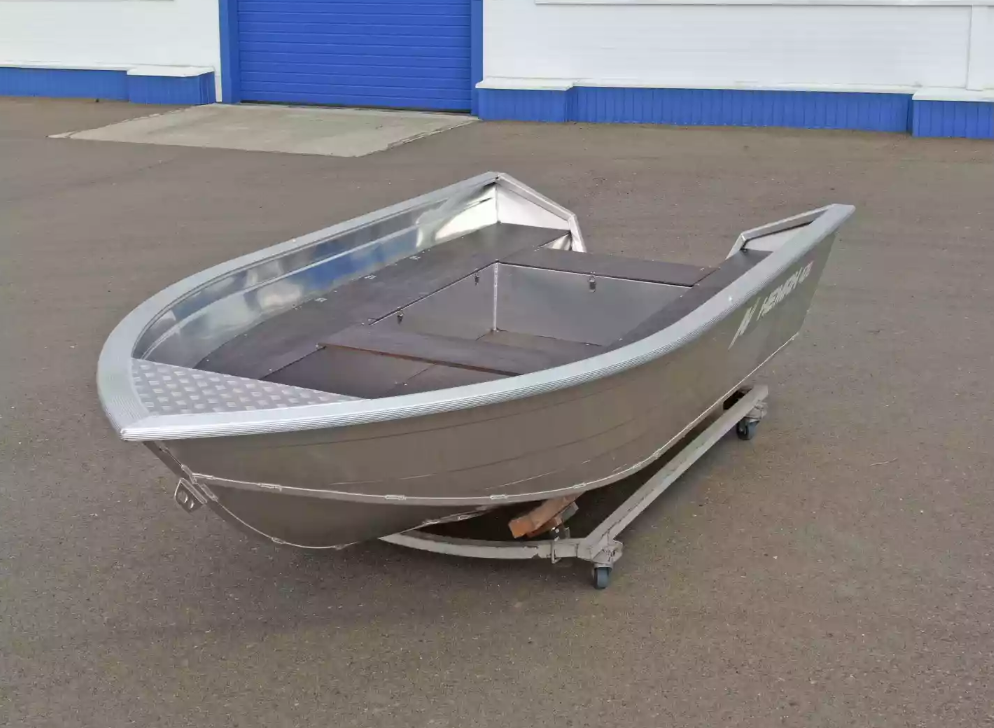 Алюминиевая лодка  Неман-420 в Калининграде