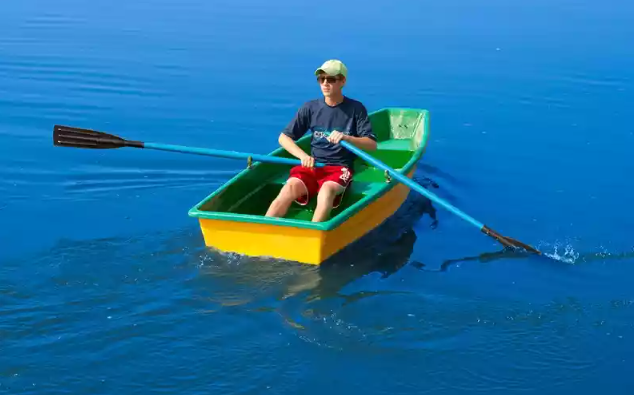 Стеклопластиковая лодка Малютка в Калининграде