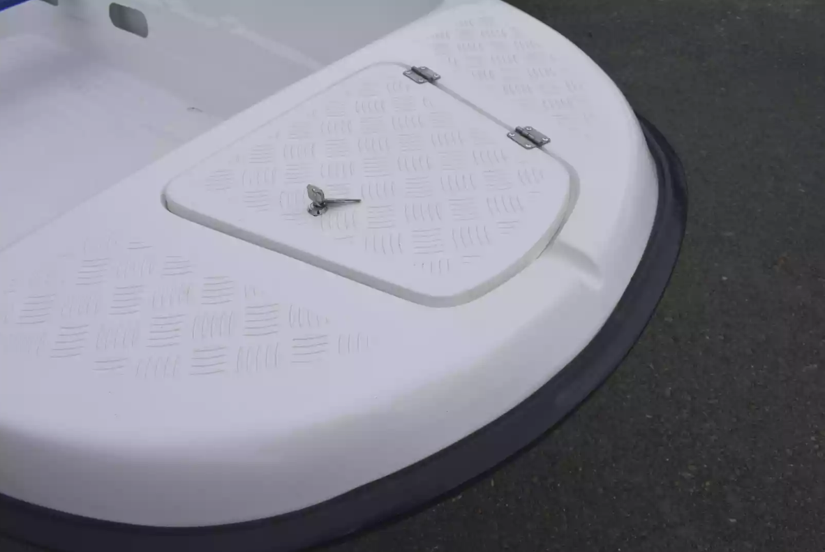 Стеклопластиковая лодка Пингвин New (тримаран) в Калининграде