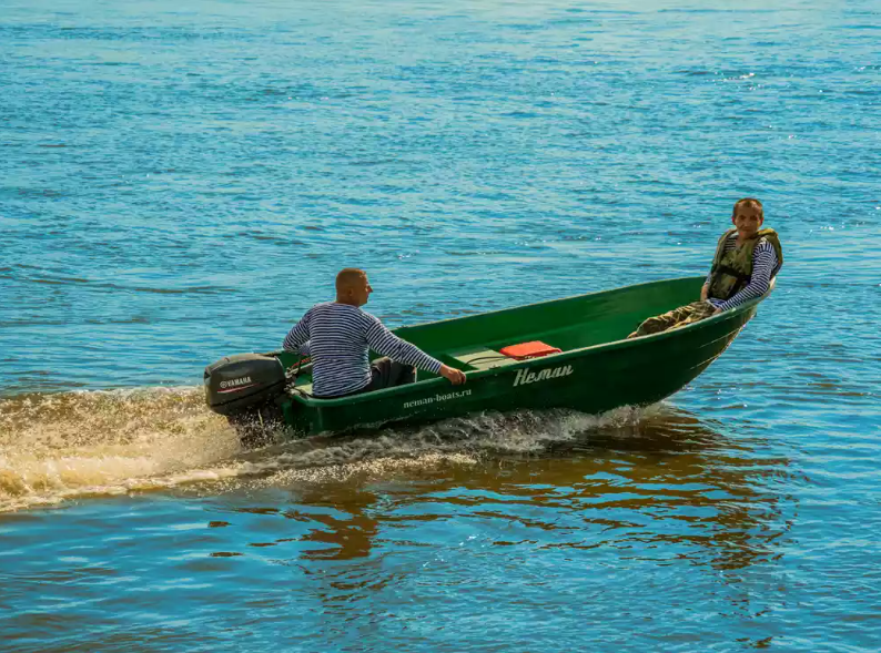 Стеклопластиковая лодка Neman-340 (тримаран) в Калининграде