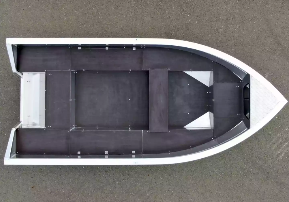 Алюминиевая лодка  Неман-420 в Калининграде