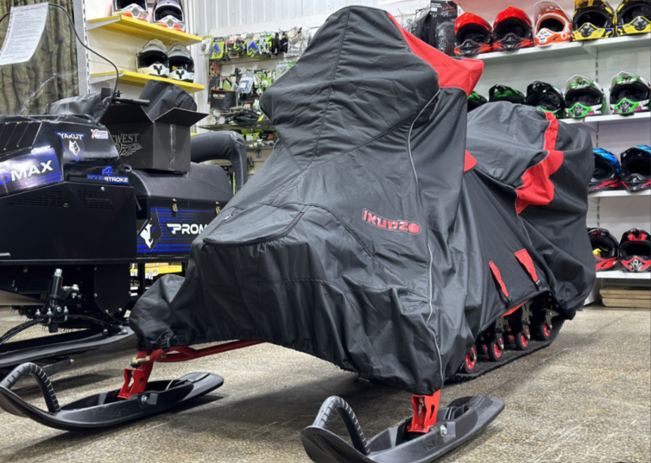 Чехол транспорт. снегохода IKUDZO HUNTER черно-красный Оксфорд ПРЕМИУМ качества с лого IKUDZO в Калининграде