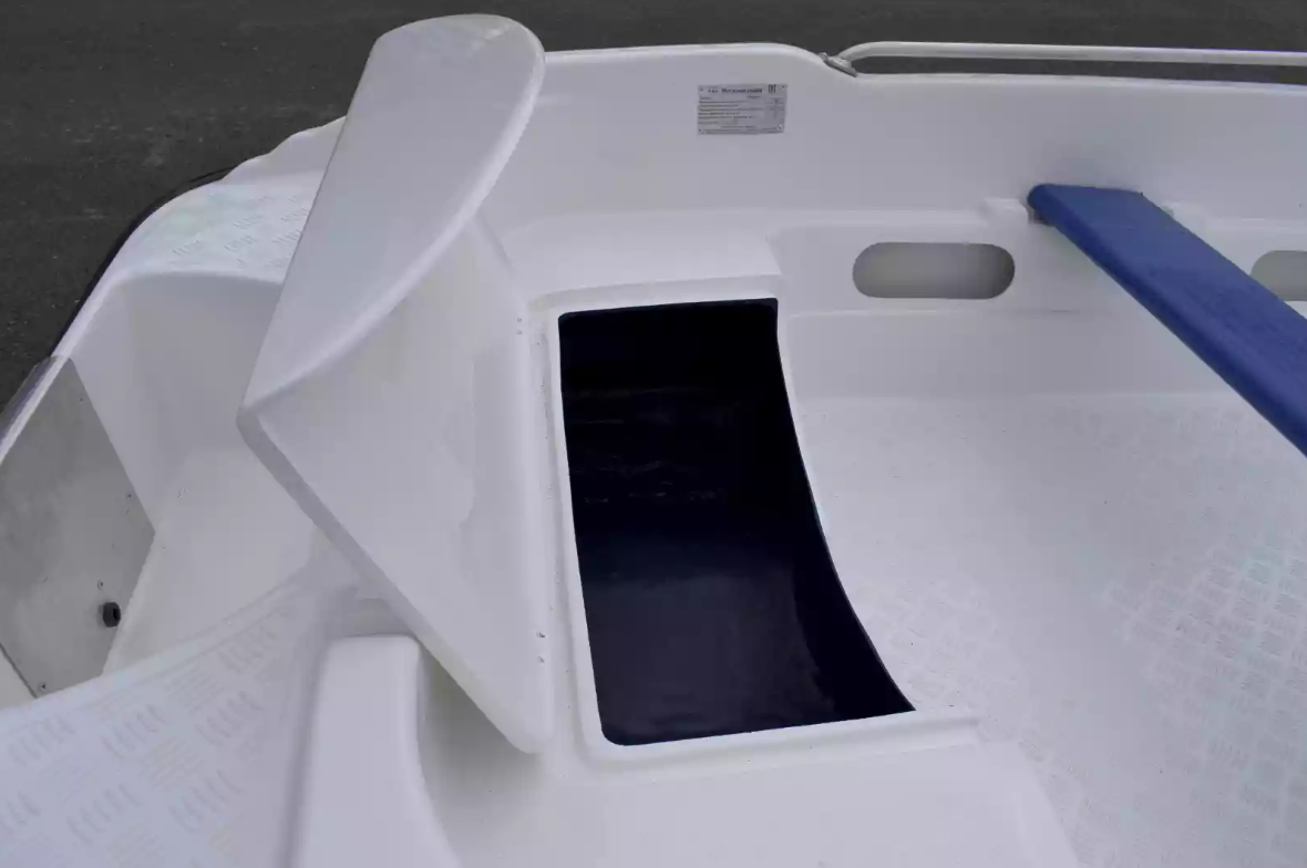 Стеклопластиковая лодка Пингвин New (тримаран) в Калининграде