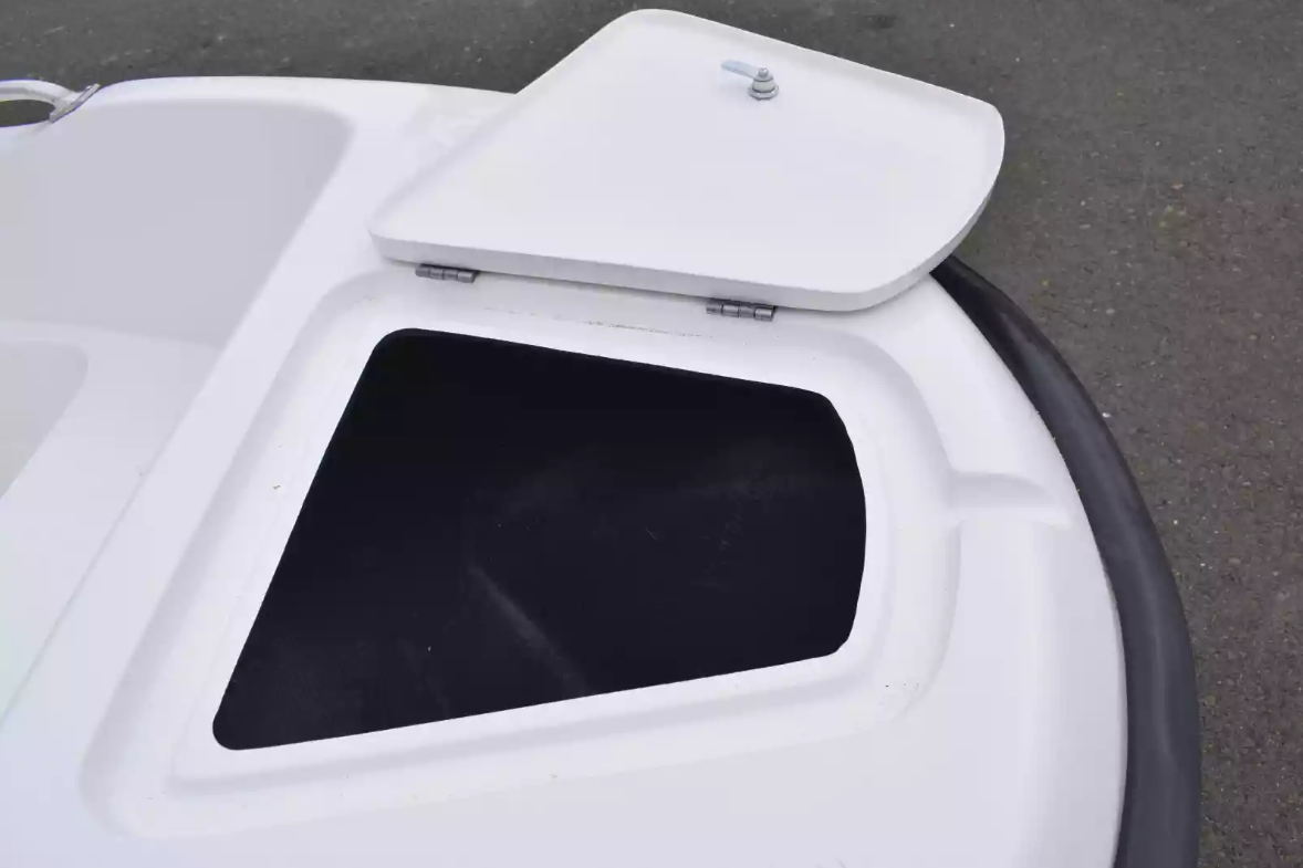 Стеклопластиковая лодка Пингвин New (тримаран) в Калининграде