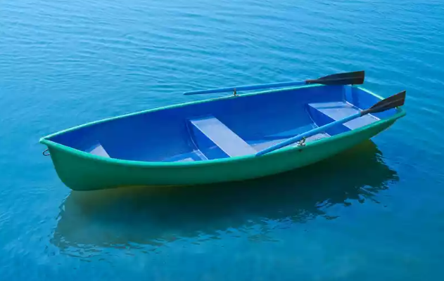 Стеклопластиковая лодка Дельфин в Калининграде