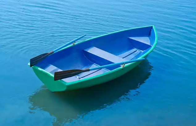 Стеклопластиковая лодка Дельфин в Калининграде