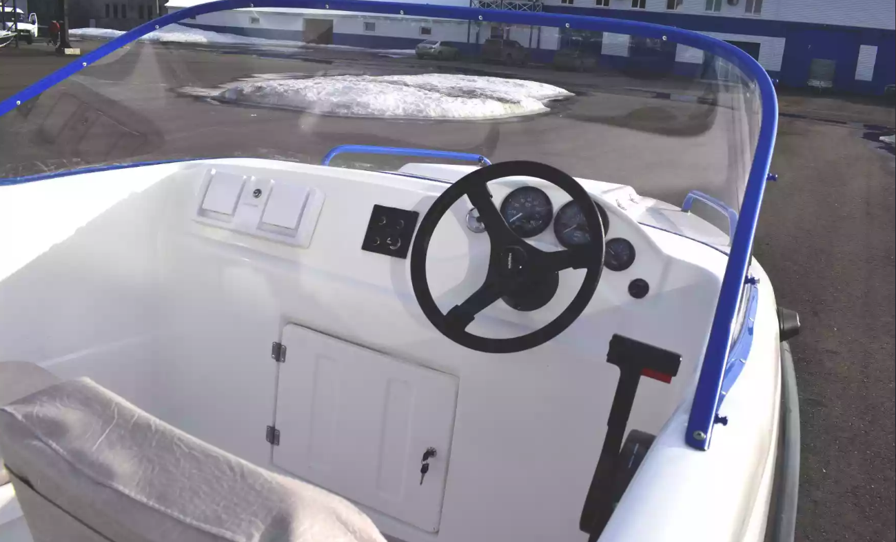 Комбинированный катер Wyatboat-470 в Калининграде Комбинированный катер Wyatboat-470 в Калининграде