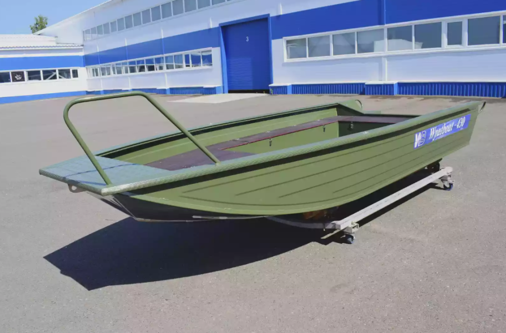Алюминиевая лодка Wyatboat-430 Master Fish в Калининграде Алюминиевая лодка Wyatboat-430 Master Fish в Калининграде