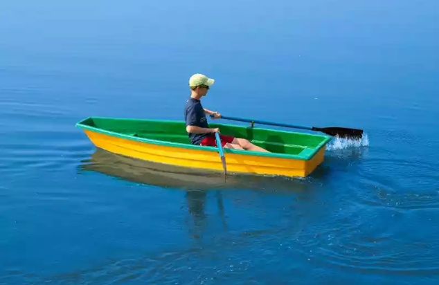 Стеклопластиковая лодка Малютка в Калининграде