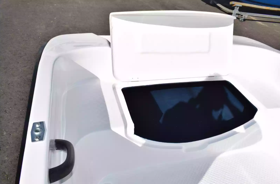 Стеклопластиковая лодка Пингвин (тримаран) в Калининграде