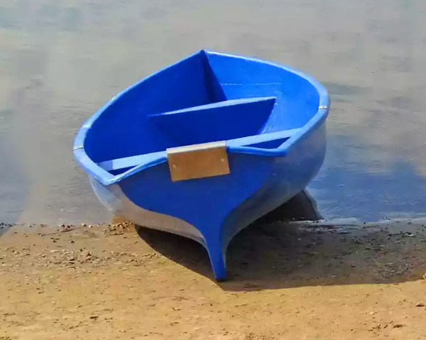 Стеклопластиковая лодка Омуль в Калининграде