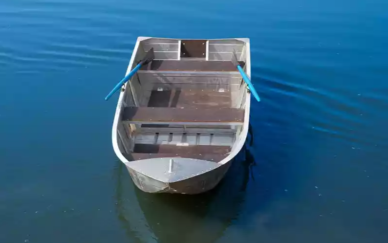 Алюминиевая лодка Вятка-Профи 37 в Калининграде