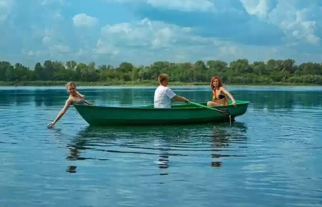 Стеклопластиковая Лодка Голавль в Калининграде