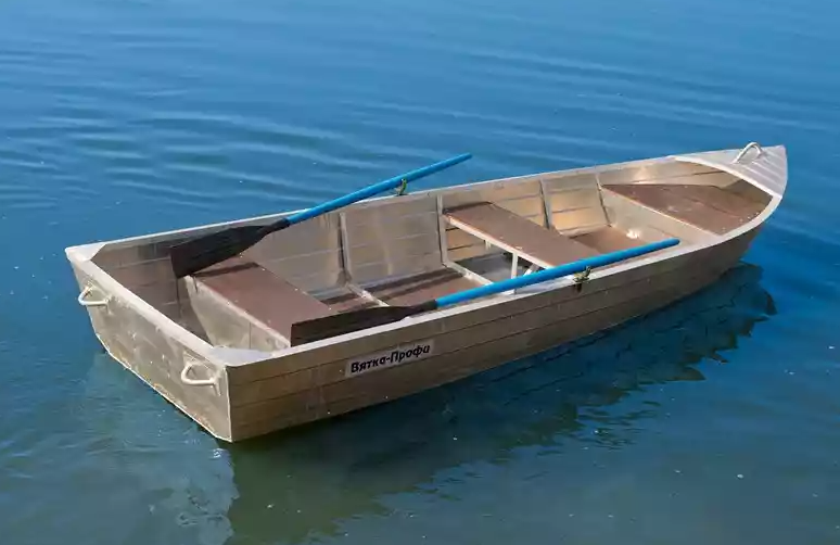 Алюминиевая лодка Вятка-Профи 32 в Калининграде