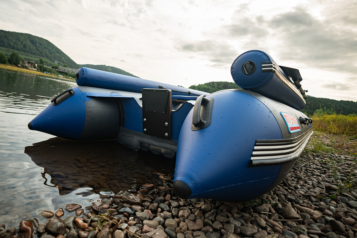 Лодка MISHIMO RIVER FJET PRO 410  под водомет в Калининграде