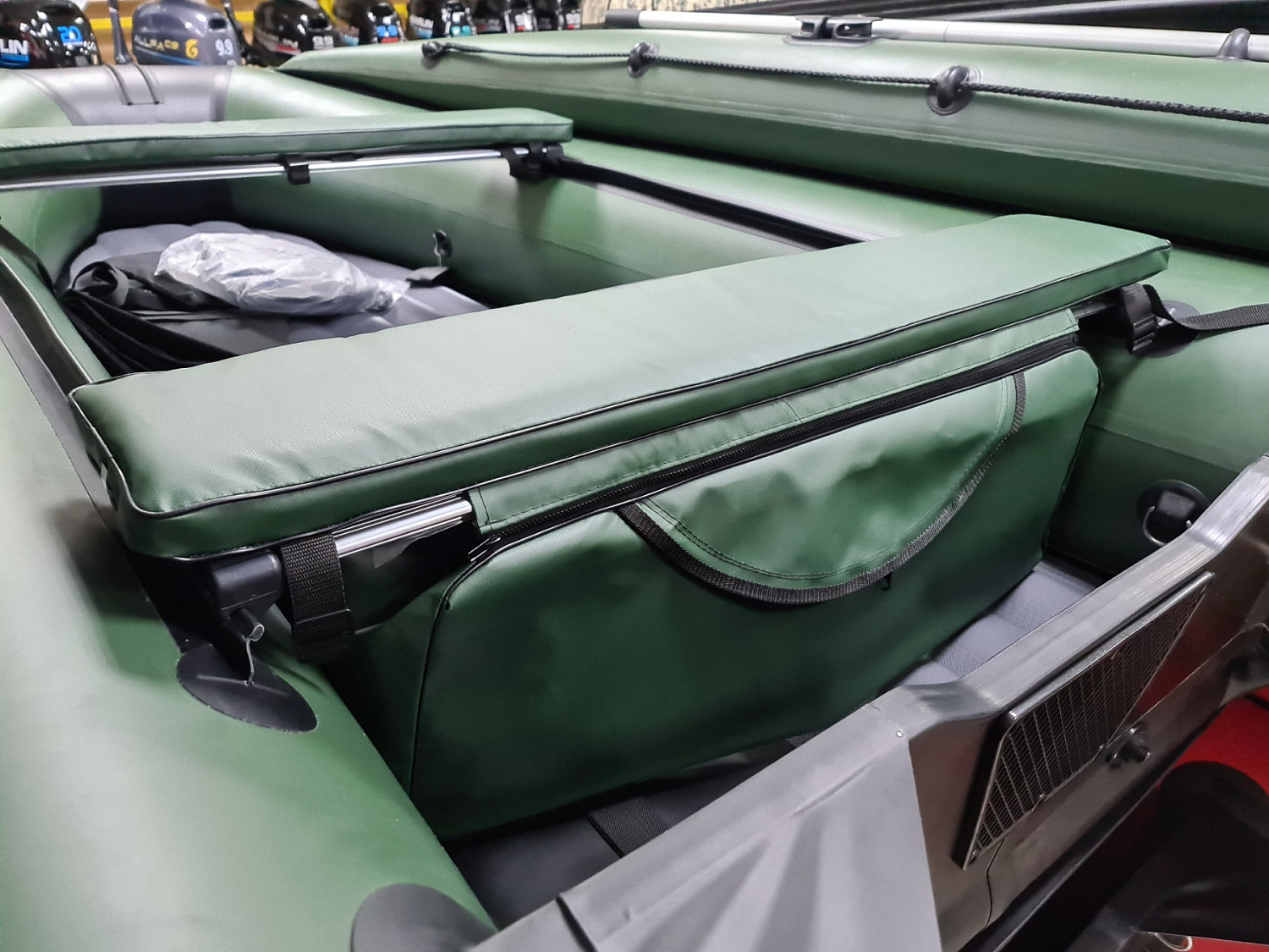 КОМПЛЕКТ МЯГКИХ НАКЛАДОК С СУМКОЙ ДЛЯ ЛОДОК 90Х20 ЗЕЛЕНЫЙ в Калининграде