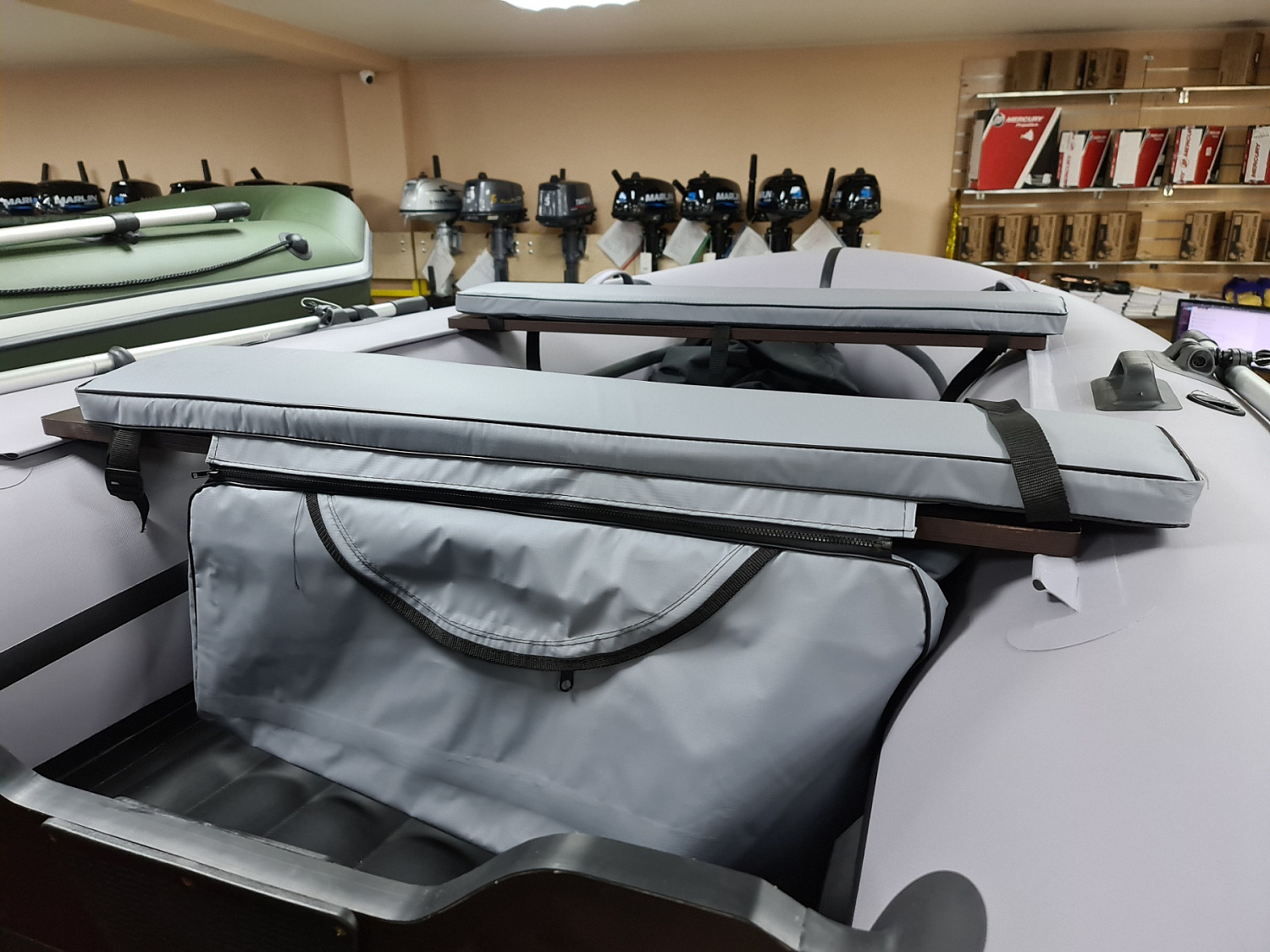 КОМПЛЕКТ МЯГКИХ НАКЛАДОК С СУМКОЙ ДЛЯ ЛОДОК 90Х20 СЕРЫЙ в Калининграде